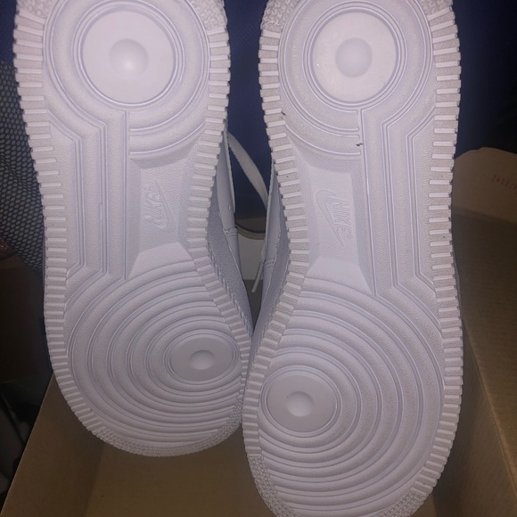 Air Force 1 '07 Sneaker - Picture 4 of 8